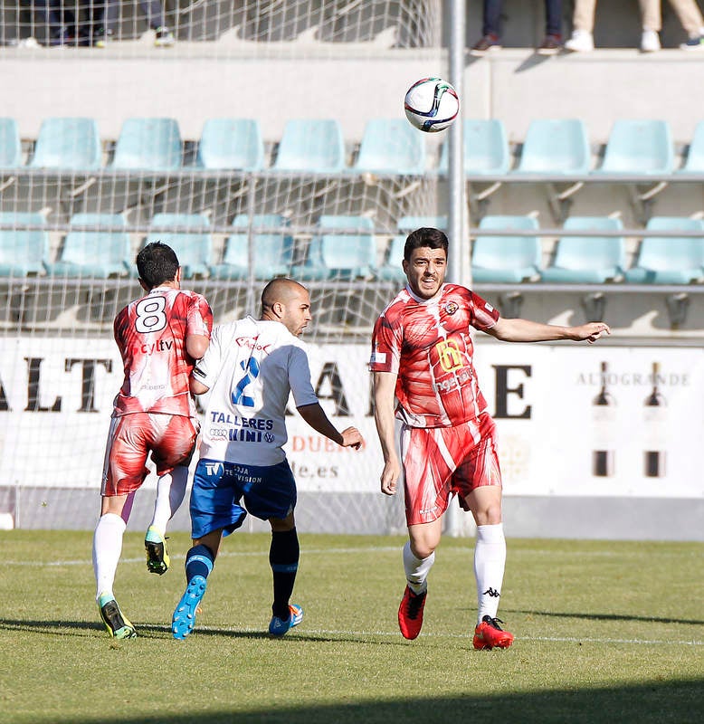 El Deportivo Palencia cae frente al Loja en el primer partido de &#039;play off&#039; (Primera galería)