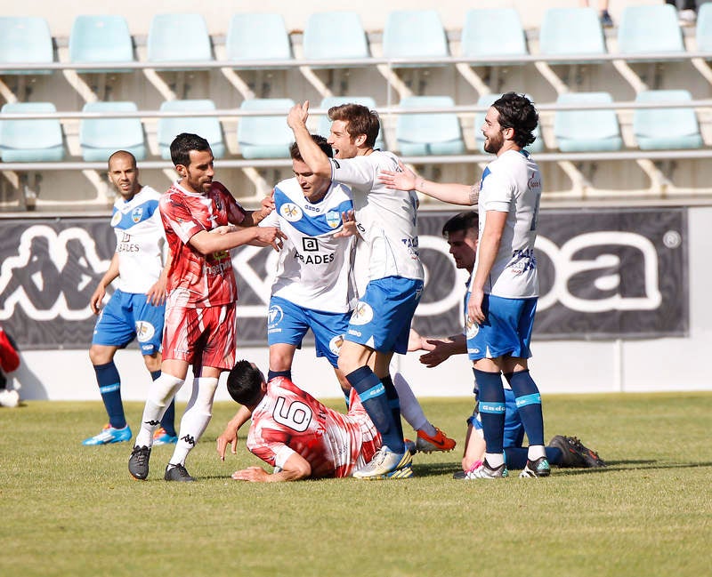 El Deportivo Palencia cae frente al Loja en el primer partido de &#039;play off&#039; (Primera galería)