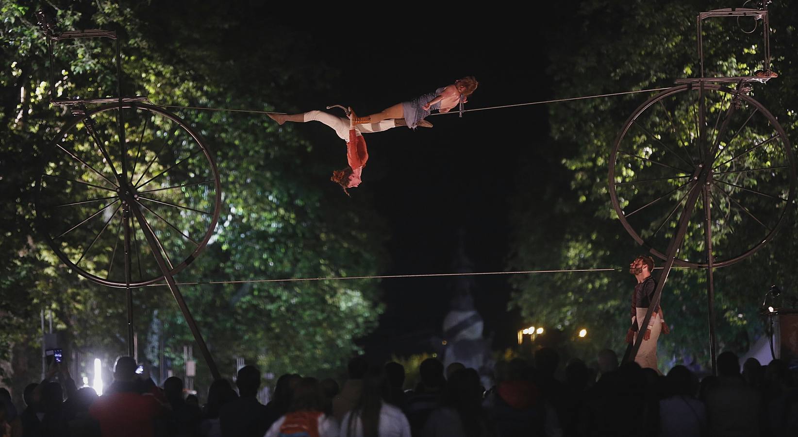 El espectáculo &#039;Sodade&#039;, de Cirque Rouage, inaugura la programación de calle del TAC