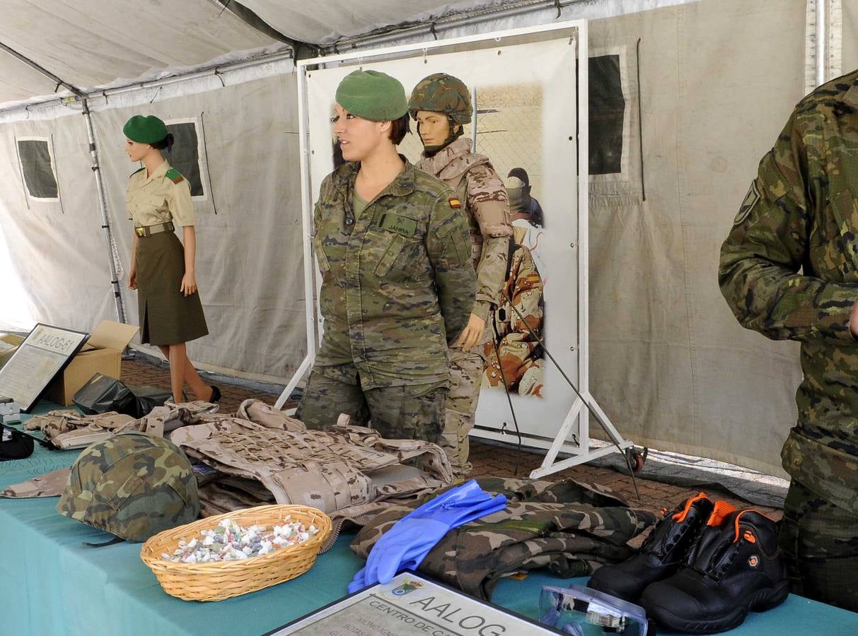 Una exhibición de equipos y vehículos cierra la Semana de las Fuerzas Armadas en Valladolid