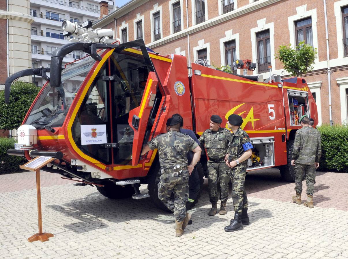 Una exhibición de equipos y vehículos cierra la Semana de las Fuerzas Armadas en Valladolid