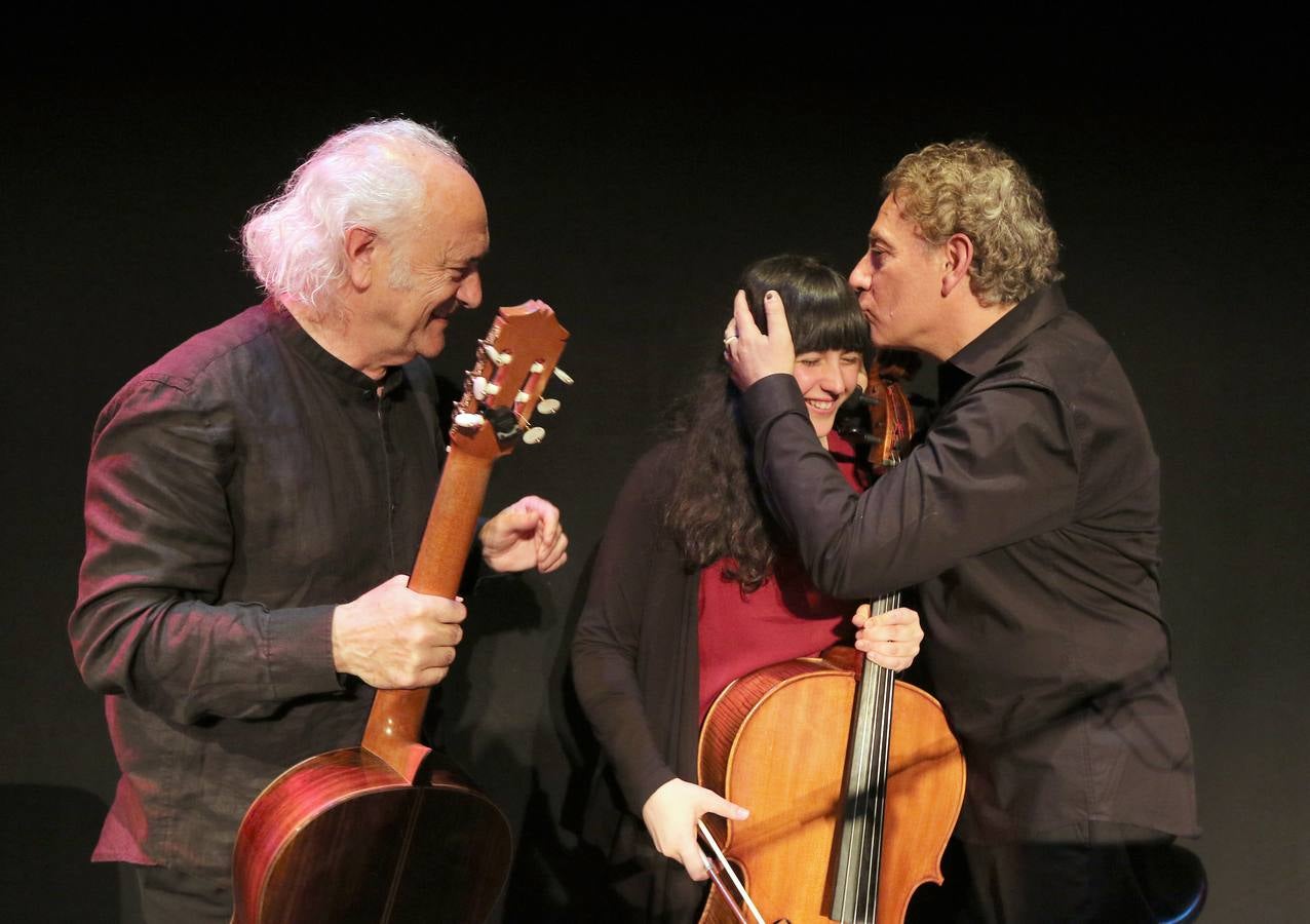 Recital poético de Juan Carlos Mestre en el Aula de Cultura de El Norte de Castilla