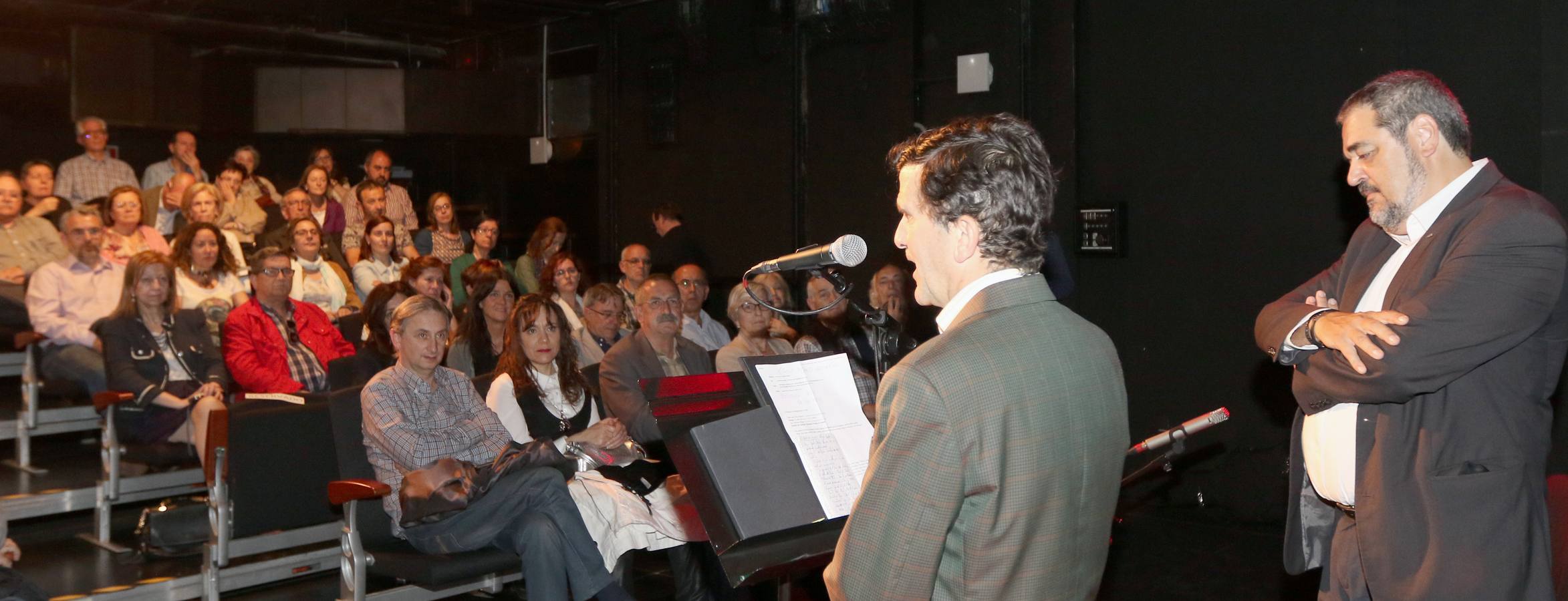 Recital poético de Juan Carlos Mestre en el Aula de Cultura de El Norte de Castilla
