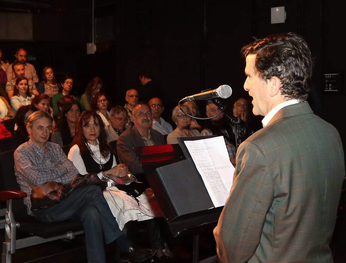 Recital poético de Juan Carlos Mestre en el Aula de Cultura de El Norte de Castilla