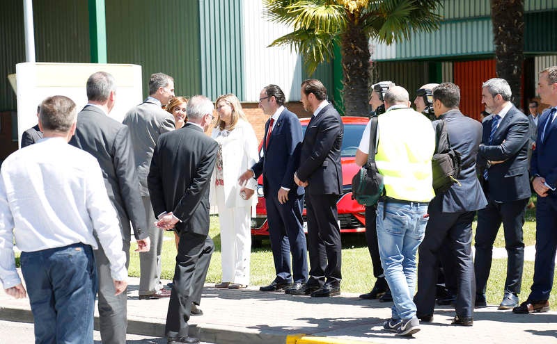 El rey Felipe VI visita la factoría de Renault en Villamuriel (Palencia)