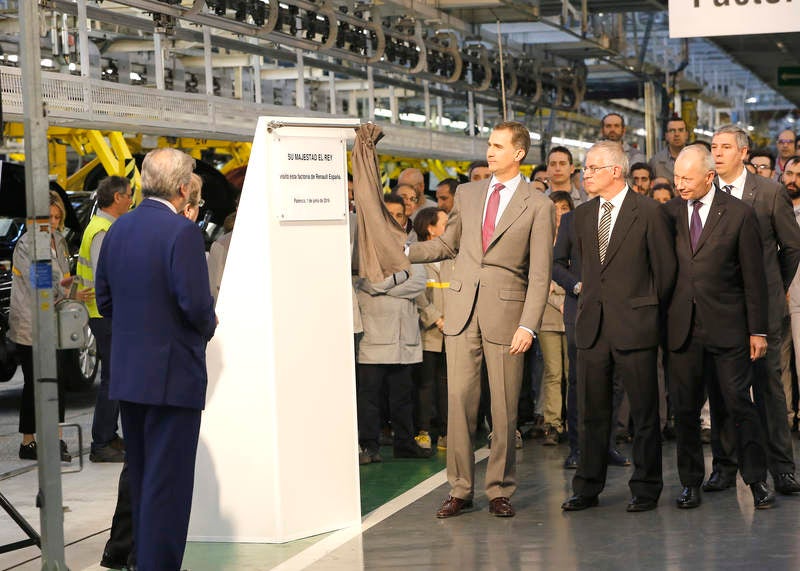 El rey Felipe VI visita la factoría de Renault en Villamuriel (Palencia)