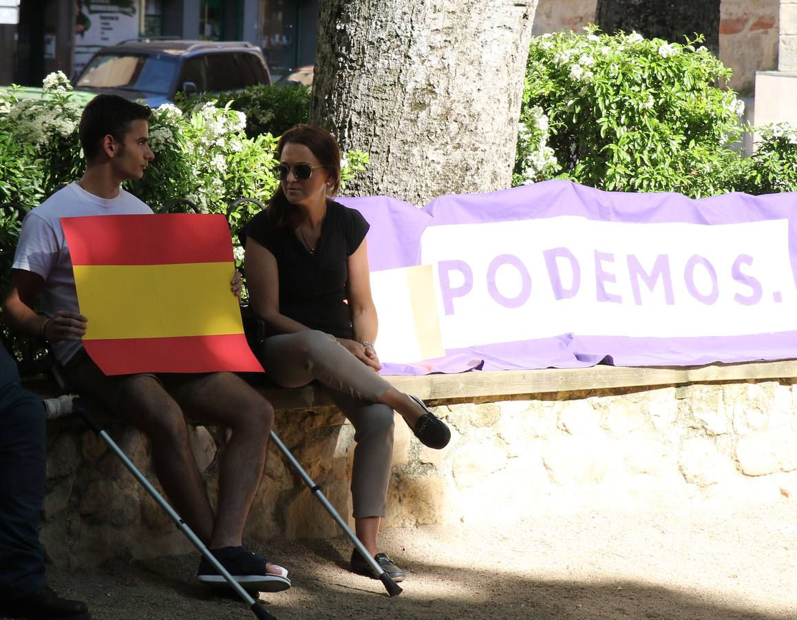 Juan Carlos Monedero participa en un acto de precampaña en Segovia