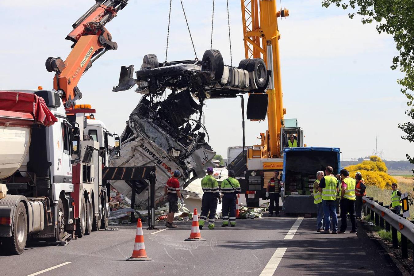 Vuelco de un camión en la A-62 a la altura de Geria (Valladolid)