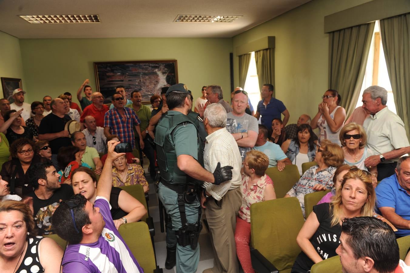 Enfrentamientos entre los vecinos en el pleno del Ayuntamiento de Valdestillas
