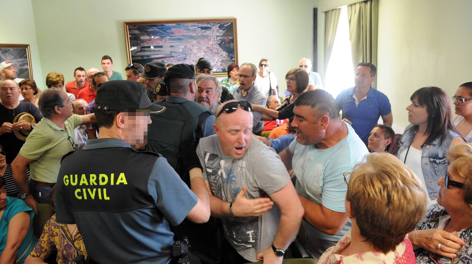 Enfrentamientos entre los vecinos en el pleno del Ayuntamiento de Valdestillas