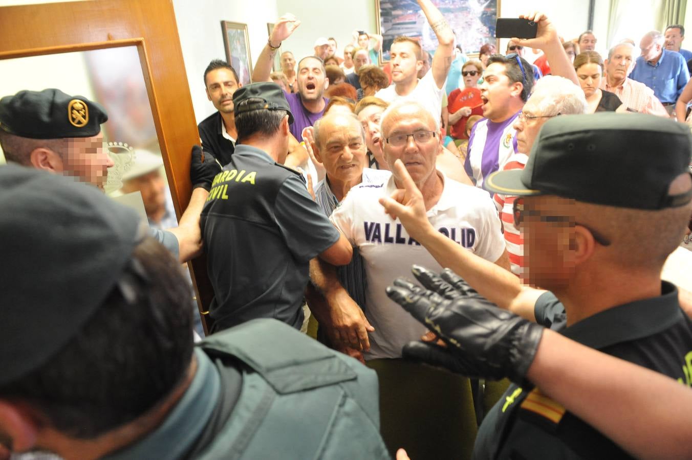 Enfrentamientos entre los vecinos en el pleno del Ayuntamiento de Valdestillas