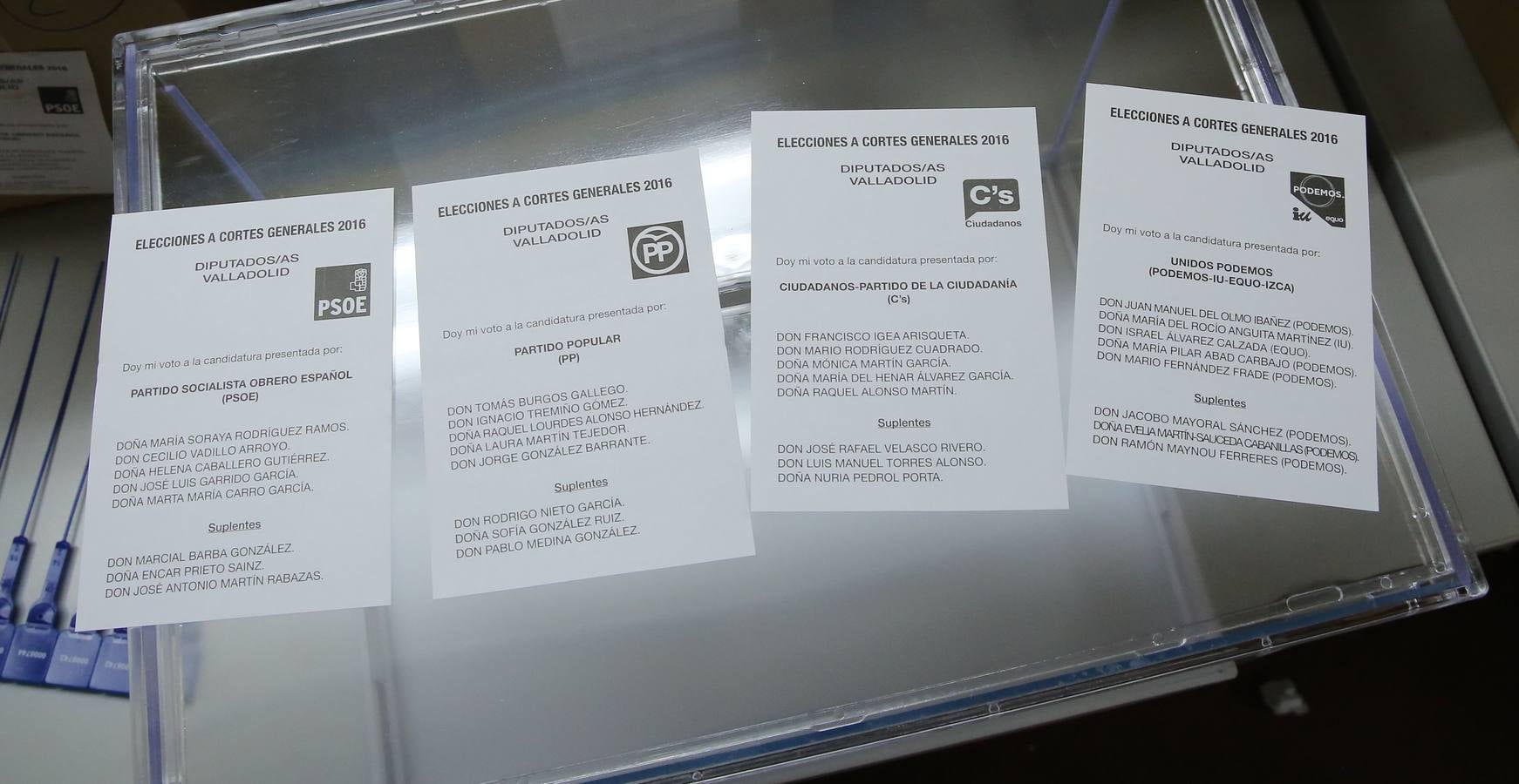Empaquetado de papeletas para las elecciones generales del 26-J