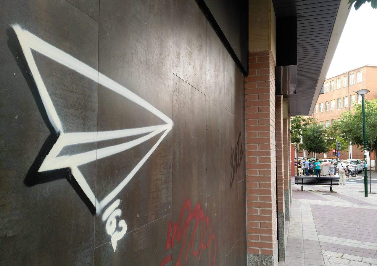 Los &#039;aviones de papel&#039; que recorren toda la ciudad