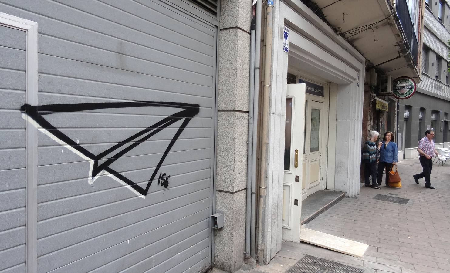 Los &#039;aviones de papel&#039; que recorren toda la ciudad