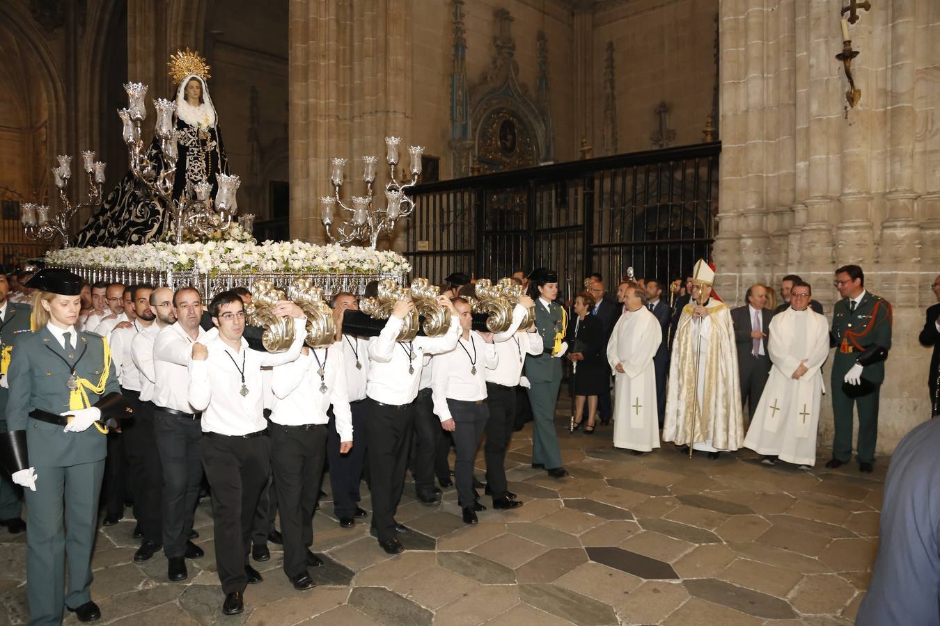 Procesión extraordinaria por el 75 aniversario de la Virgen de la Soledad