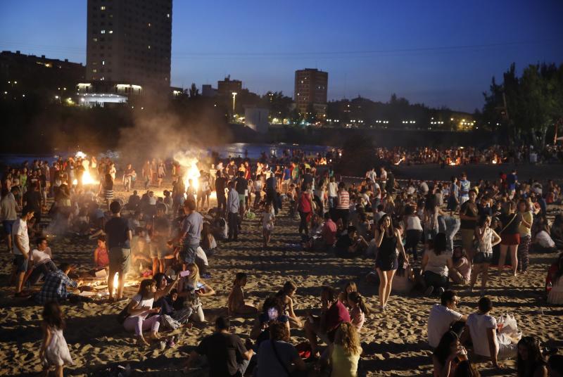 Noche de San Juan en la playa de Las Moreras de Valladolid