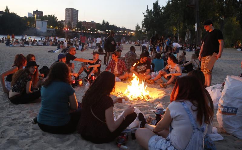 Noche de San Juan en la playa de Las Moreras de Valladolid