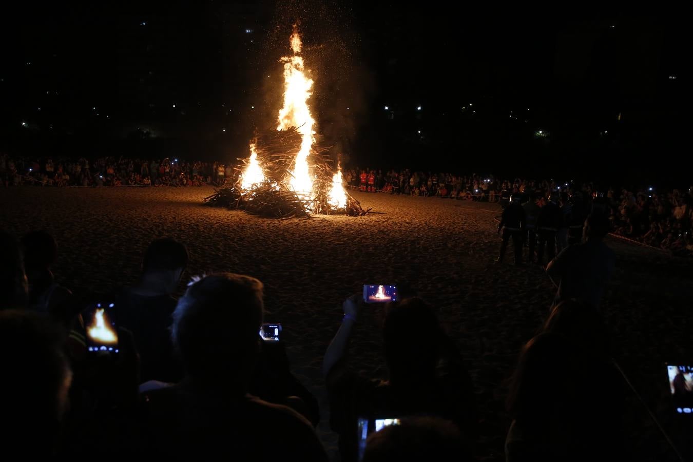 Noche de San Juan en la playa de Las Moreras de Valladolid (2/3)