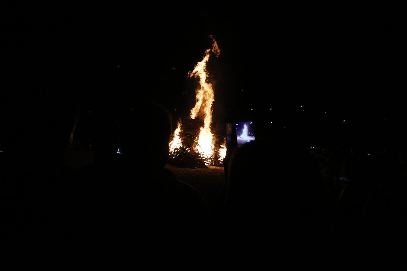 Noche de San Juan en la playa de Las Moreras de Valladolid (2/3)