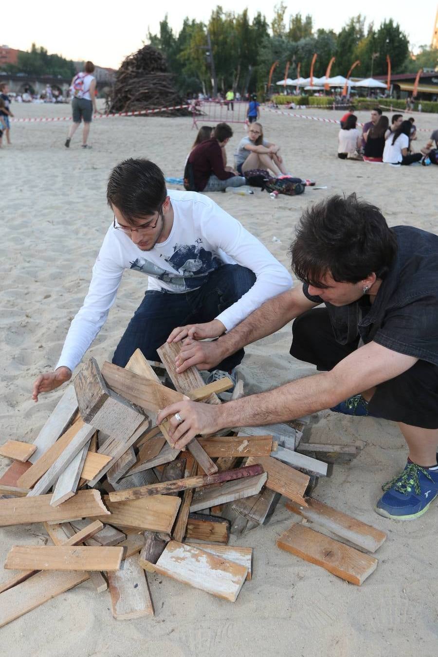 Si estuviste en la Noche de San Juan en las Moreras, búscate en las fotos (3/3)