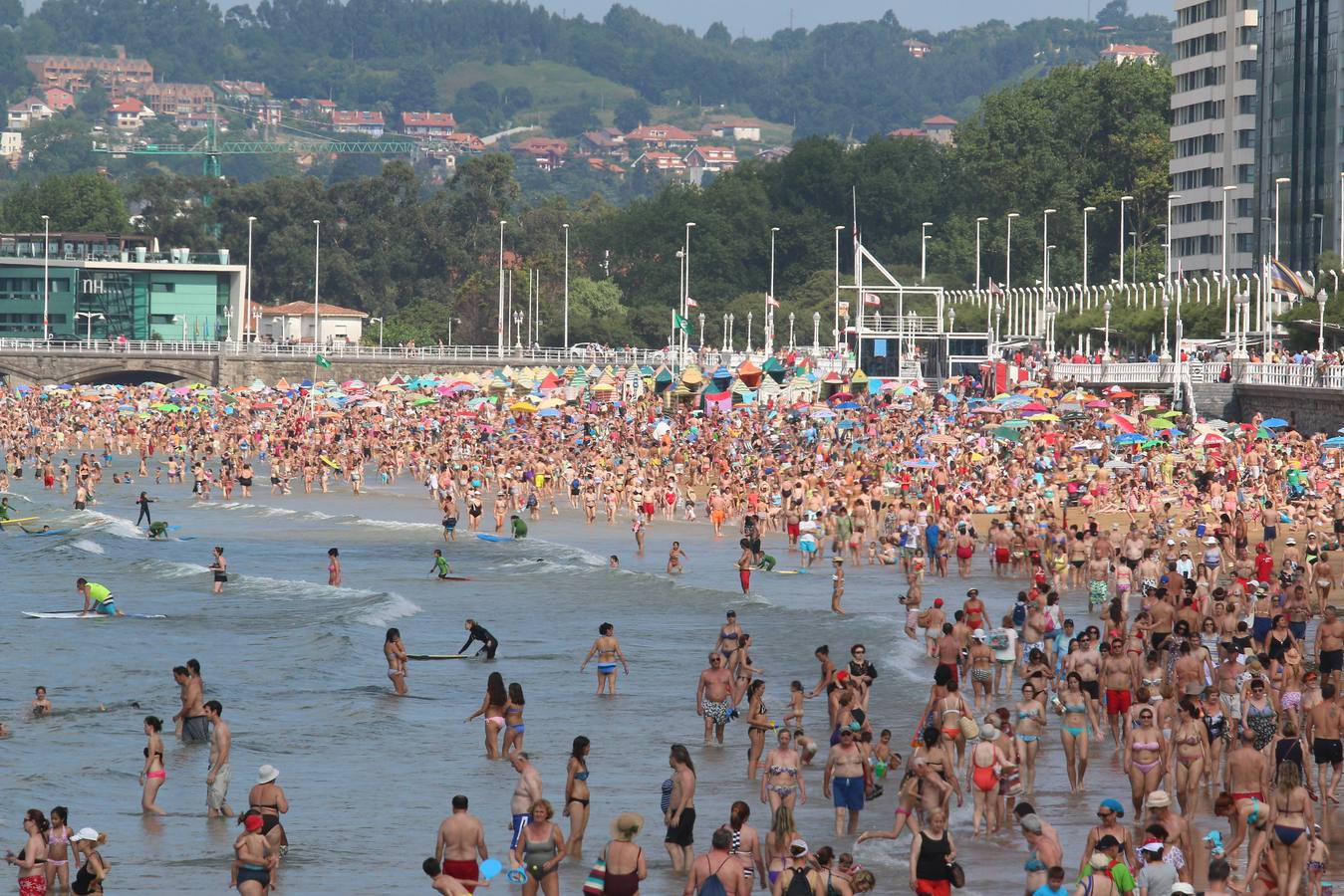 Playa de San Lorenzo de Gijón.