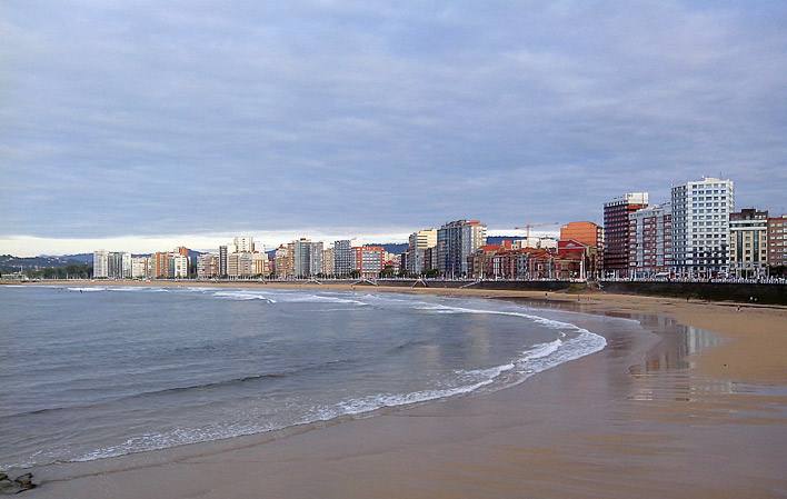 Playa de San Lorenzo de Gijón.