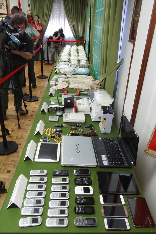 Material incautado en la mayor operación contra la distribución de drogas sintéticas en el noroeste de España