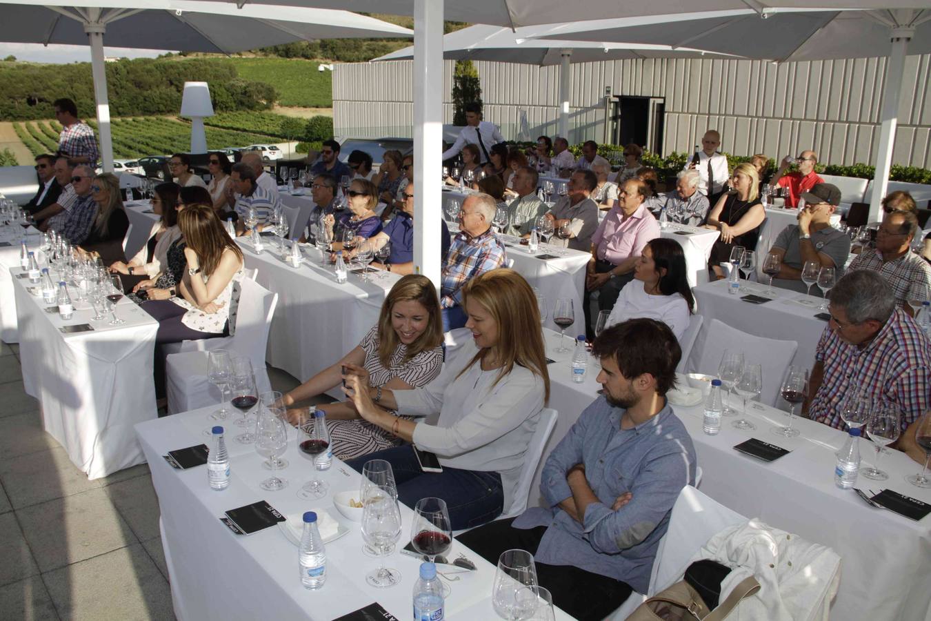 La Bodega Cepa 21 abre sus puertas al Club de Catas de El Norte de Castilla (2/2)