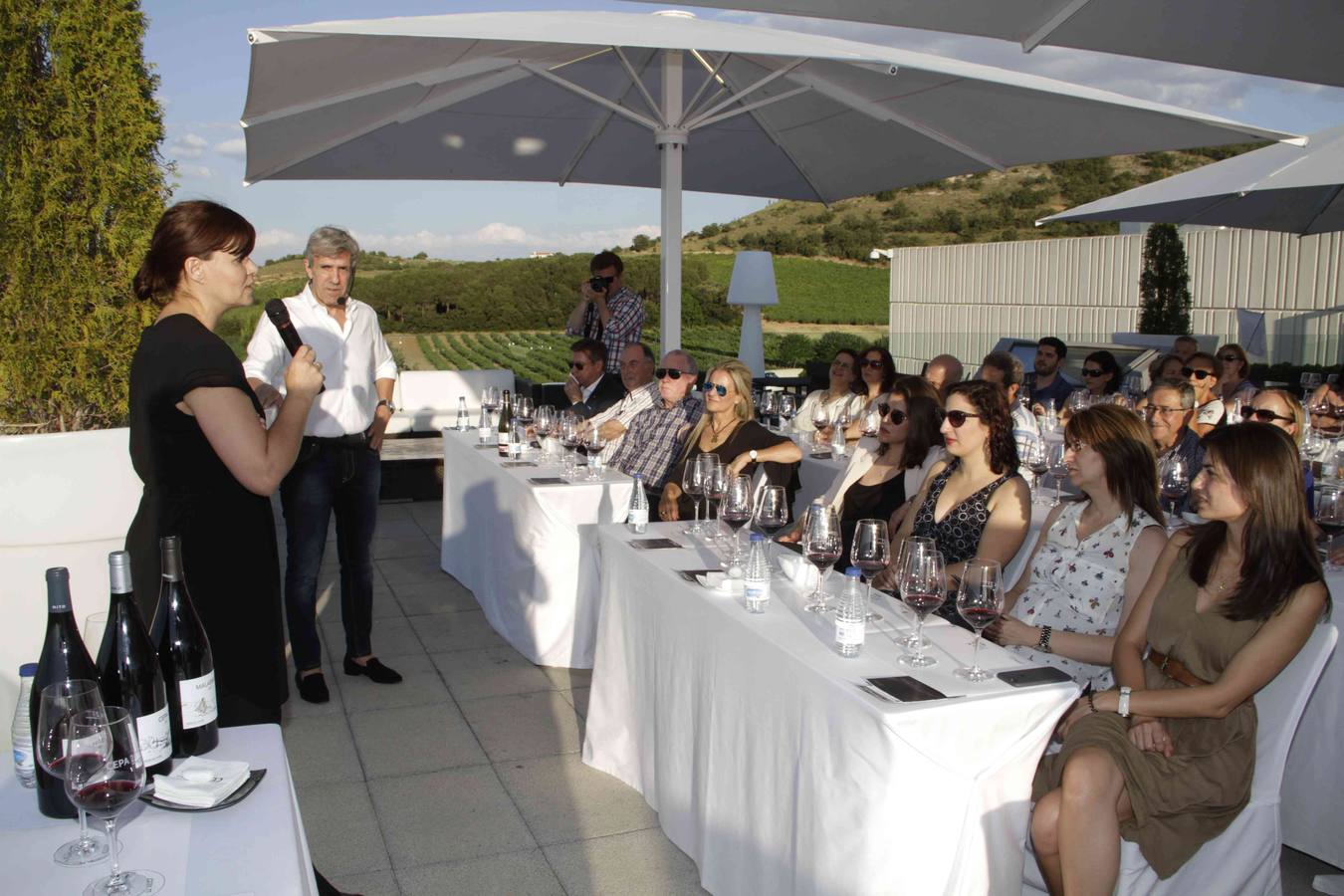 La Bodega Cepa 21 abre sus puertas al Club de Catas de El Norte de Castilla (2/2)