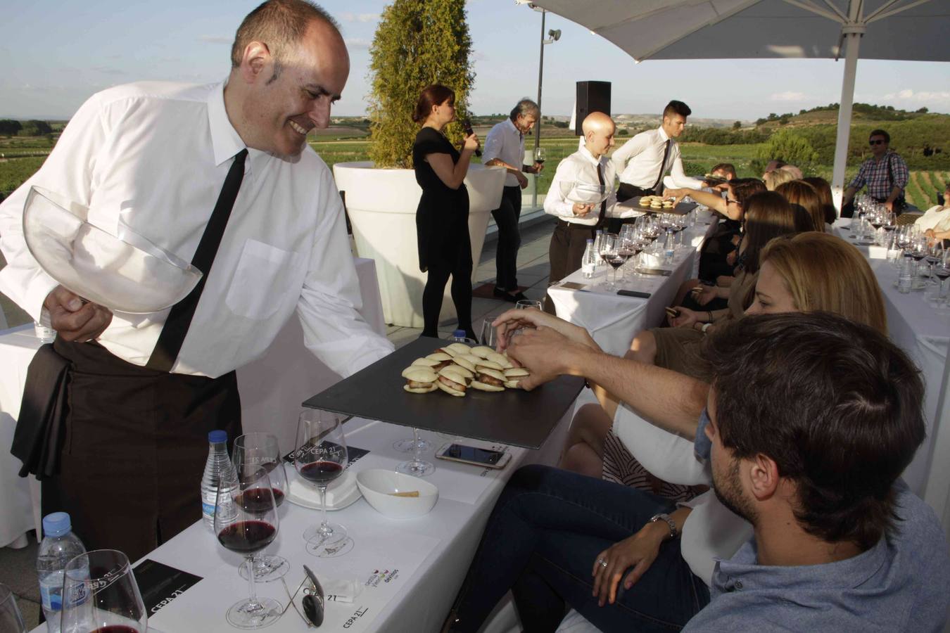 La Bodega Cepa 21 abre sus puertas al Club de Catas de El Norte de Castilla (2/2)