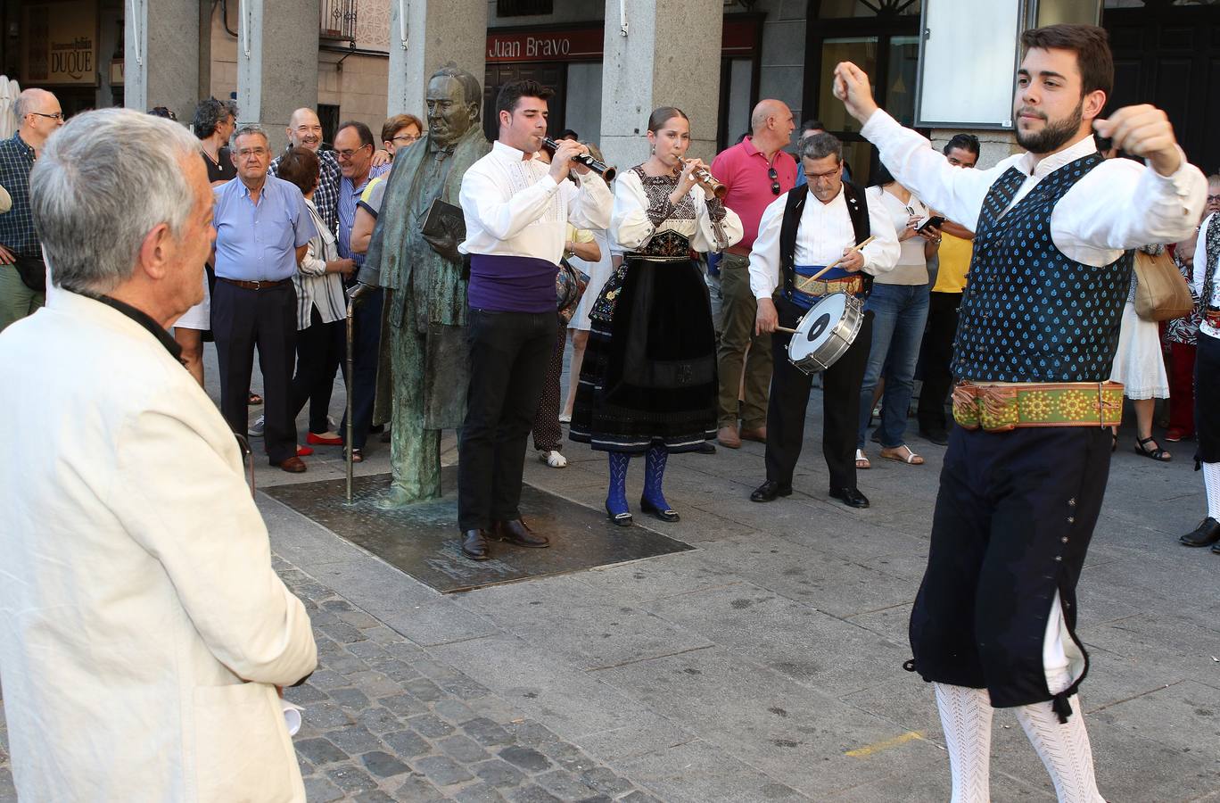 Homenaje de Segovia al folclorista y cantautor Ismael Peña Poza