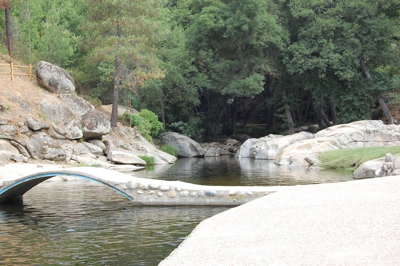 Piscina natural de Arenas de San Pedro (Ávila).