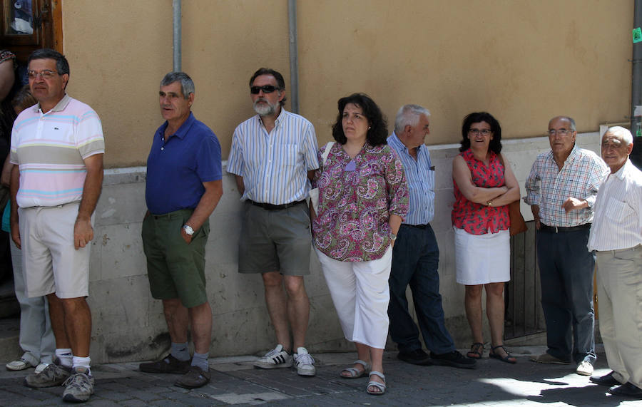 Protesta de la plataforma &#039;No más mierda&#039; en Cuéllar (Segovia)