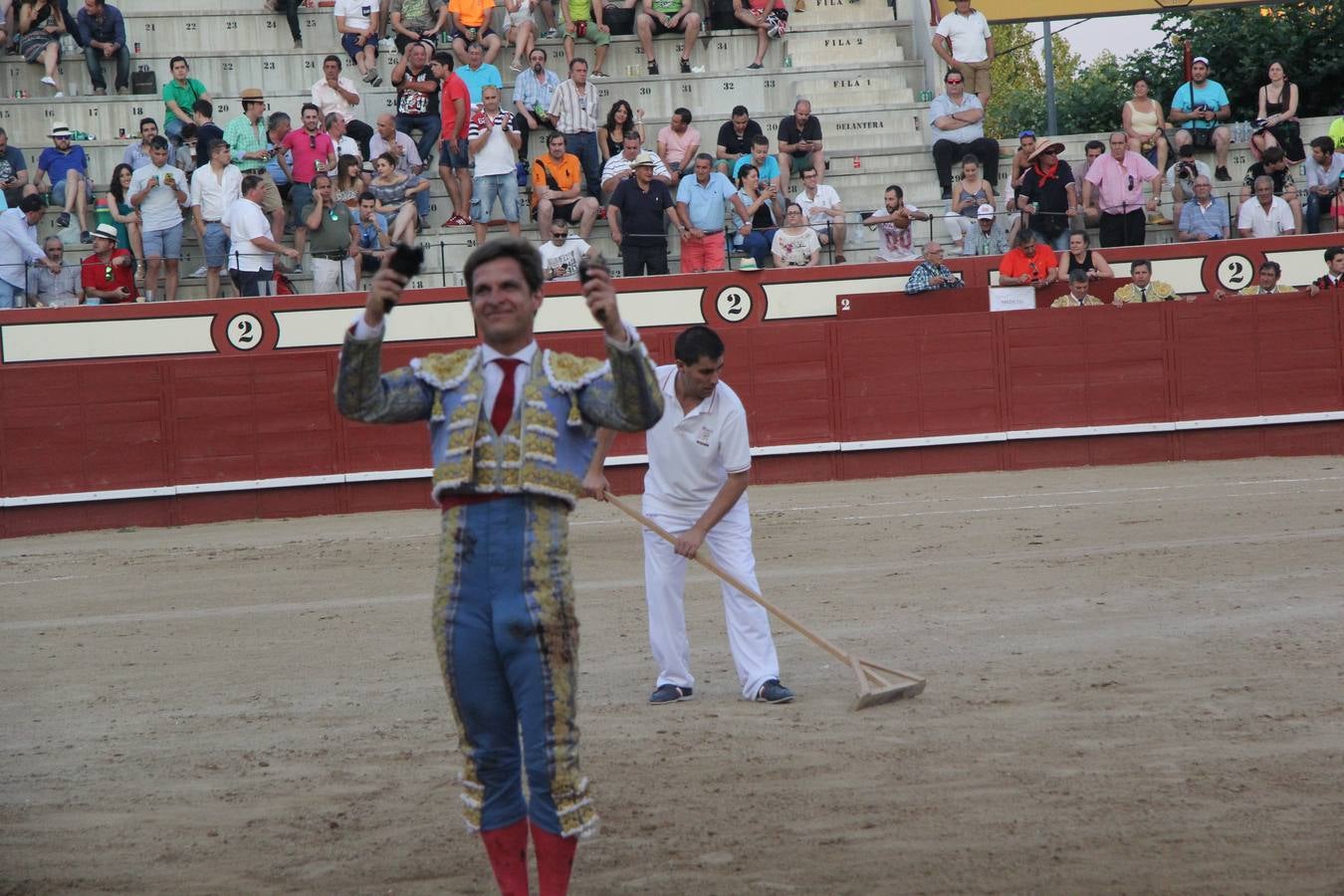 Tarde taurina en Arévalo de la infanta Elena y su hija Victoria Federica