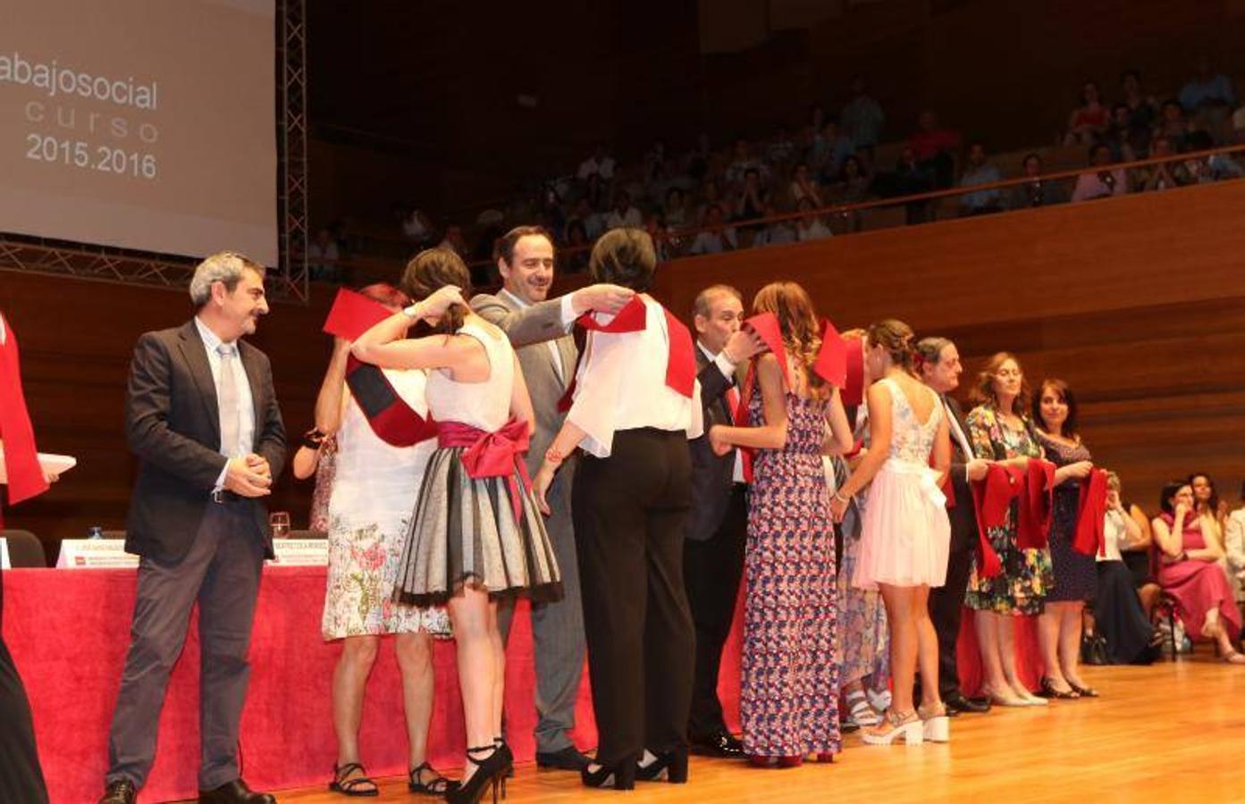 Entrega de Diplomas de la Graduación de Educación