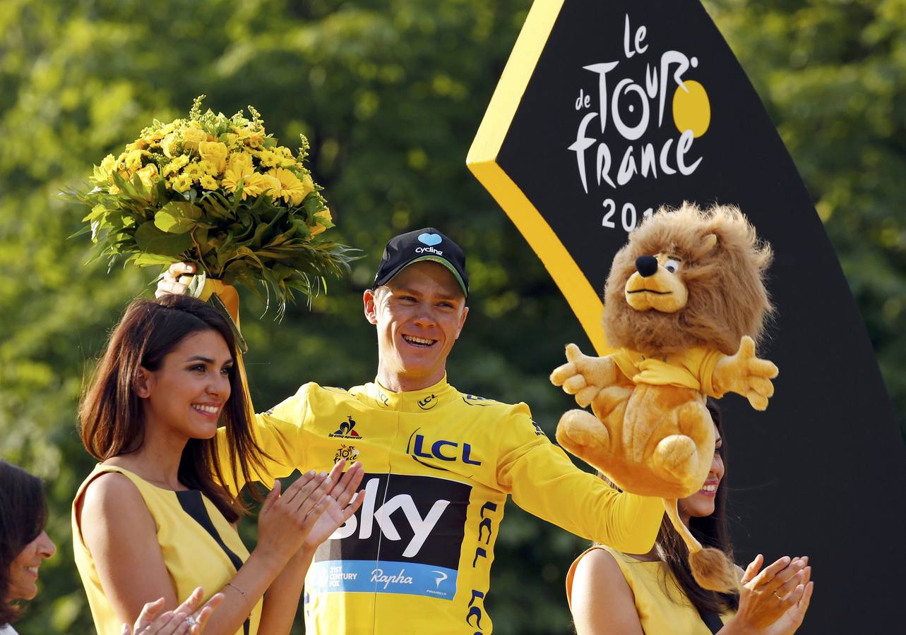 Froome celebra su tercer Tour de Francia en París