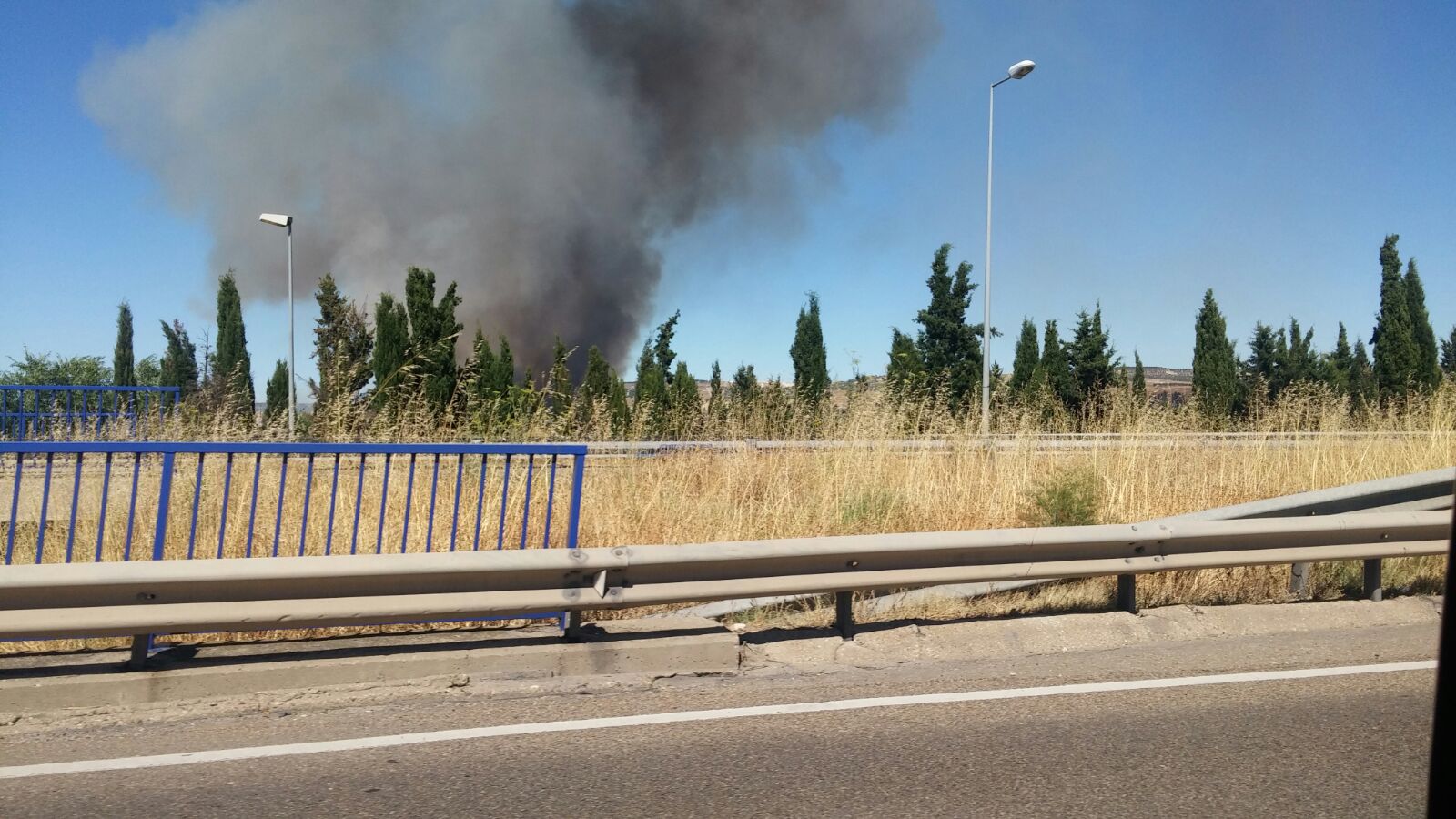 Una gran columna de humo causa alarma en Valladolid