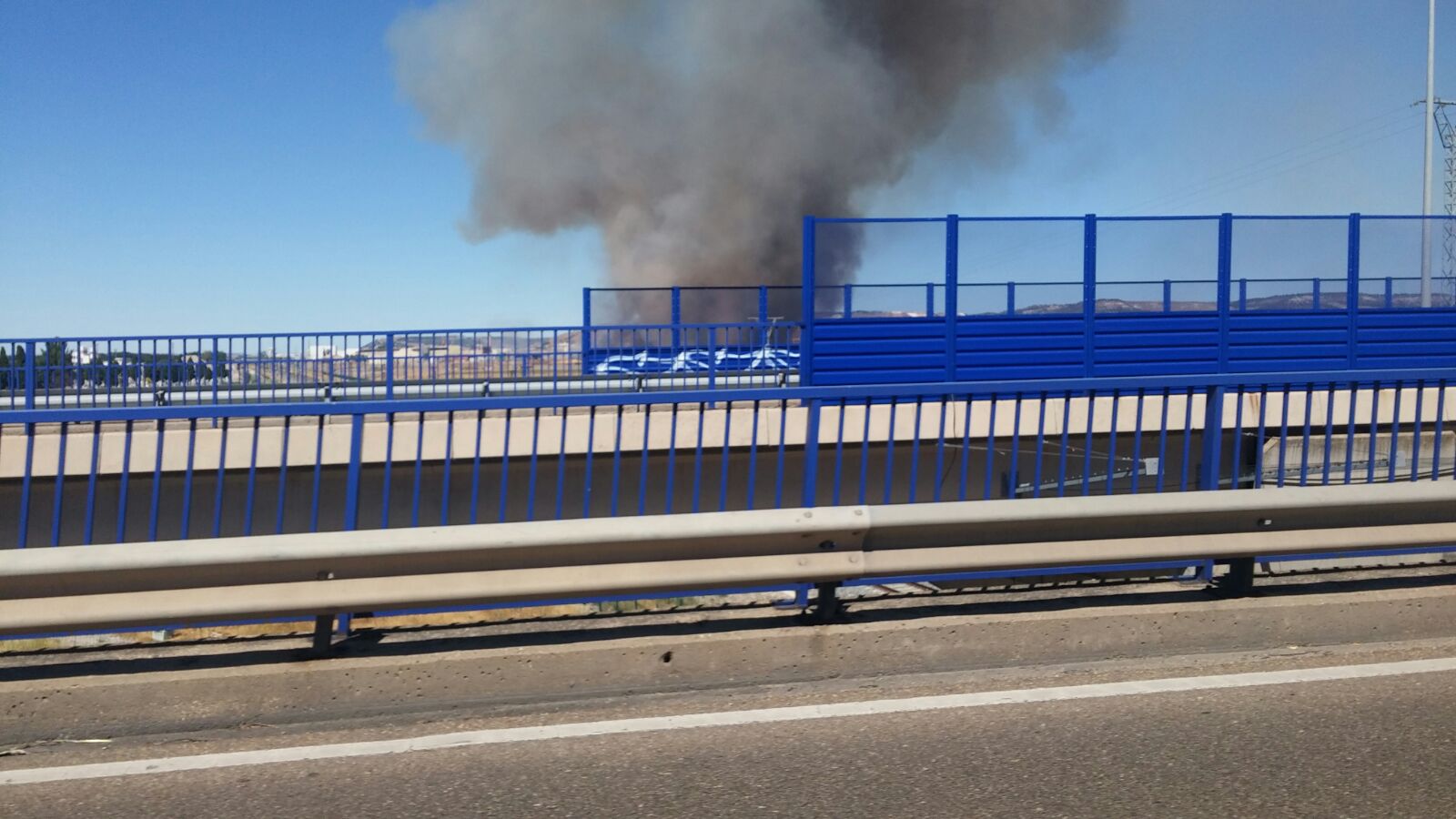 Una gran columna de humo causa alarma en Valladolid