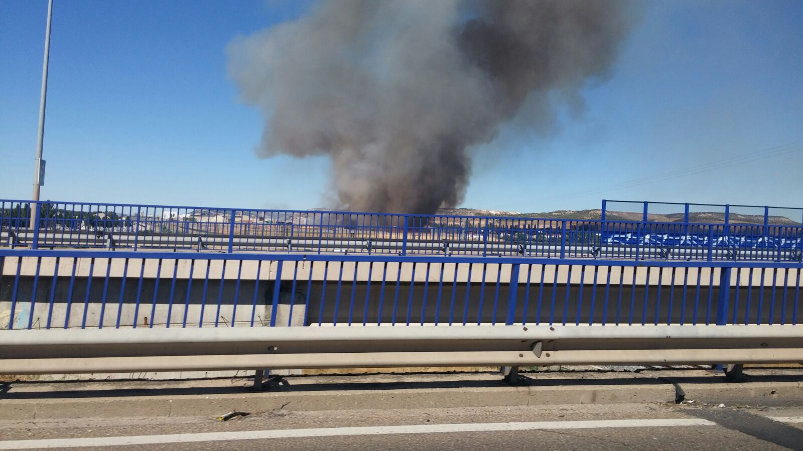 Una gran columna de humo causa alarma en Valladolid