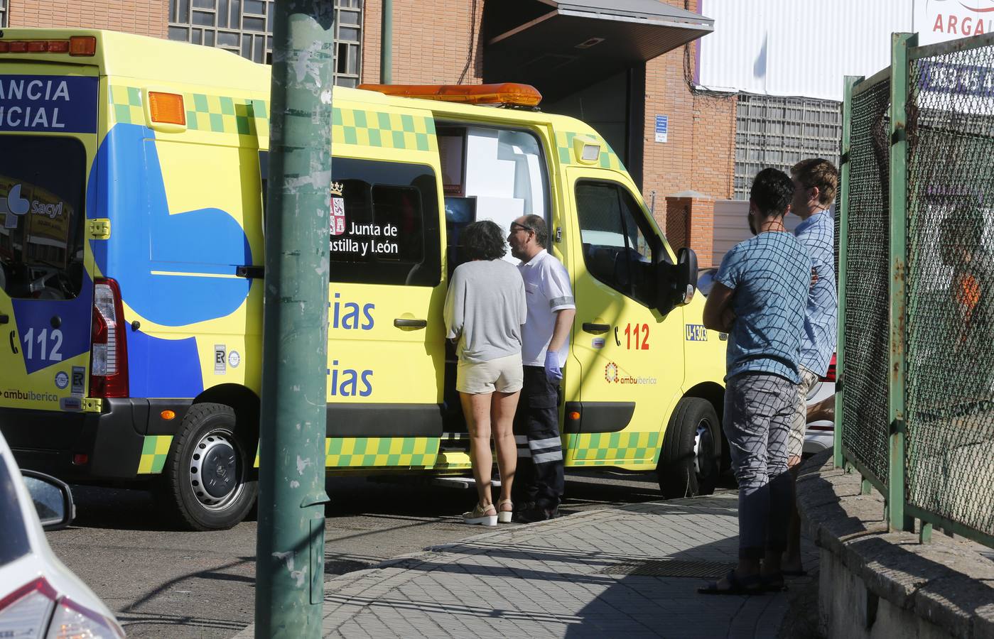 Aparatosa colisión en el polígono de Argales