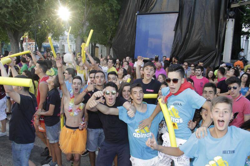 Fotos 1. Chupinazo y desfile de peñas en Campaspero