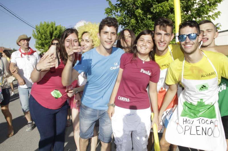 Fotos 1. Chupinazo y desfile de peñas en Campaspero