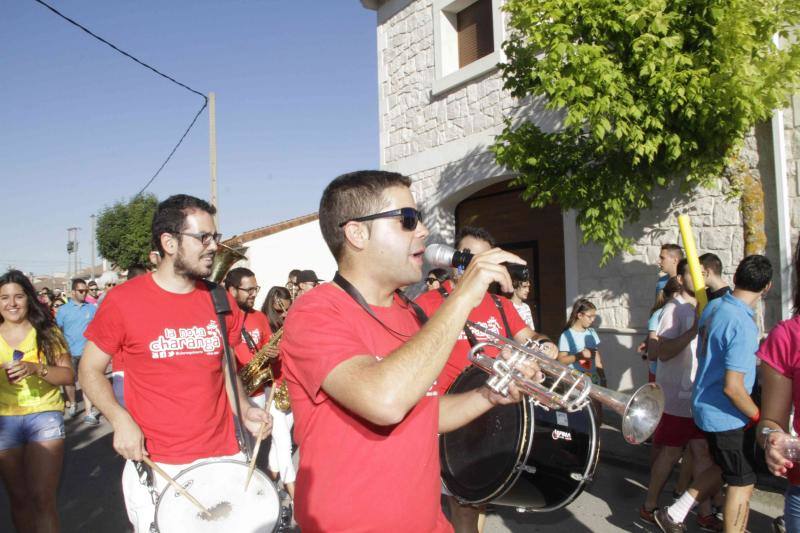 Fotos 2. Chupinazo y desfile de peñas en Campaspero