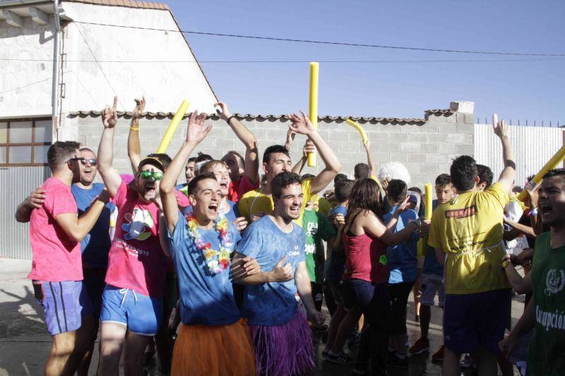 Fotos 2. Chupinazo y desfile de peñas en Campaspero
