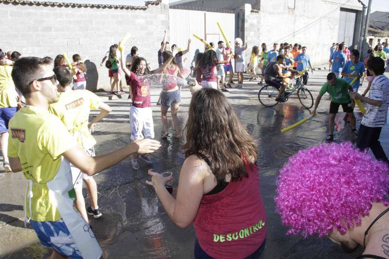 Fotos 2. Chupinazo y desfile de peñas en Campaspero