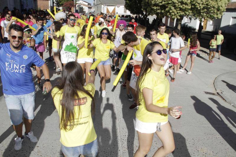 Fotos 2. Chupinazo y desfile de peñas en Campaspero