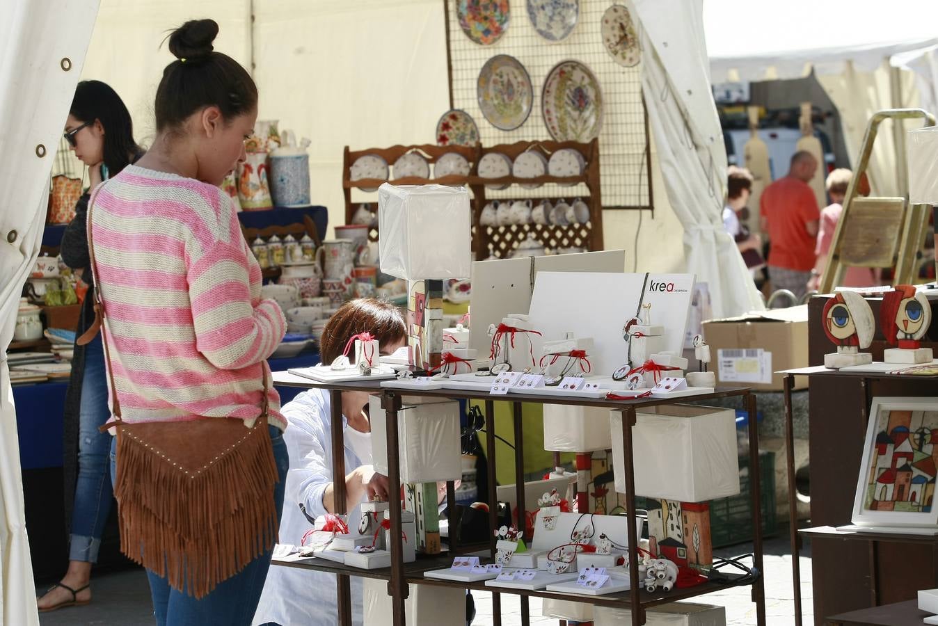 La plaza de Los Bandos de Salamanca acoge la XXVIII Feria del Barro