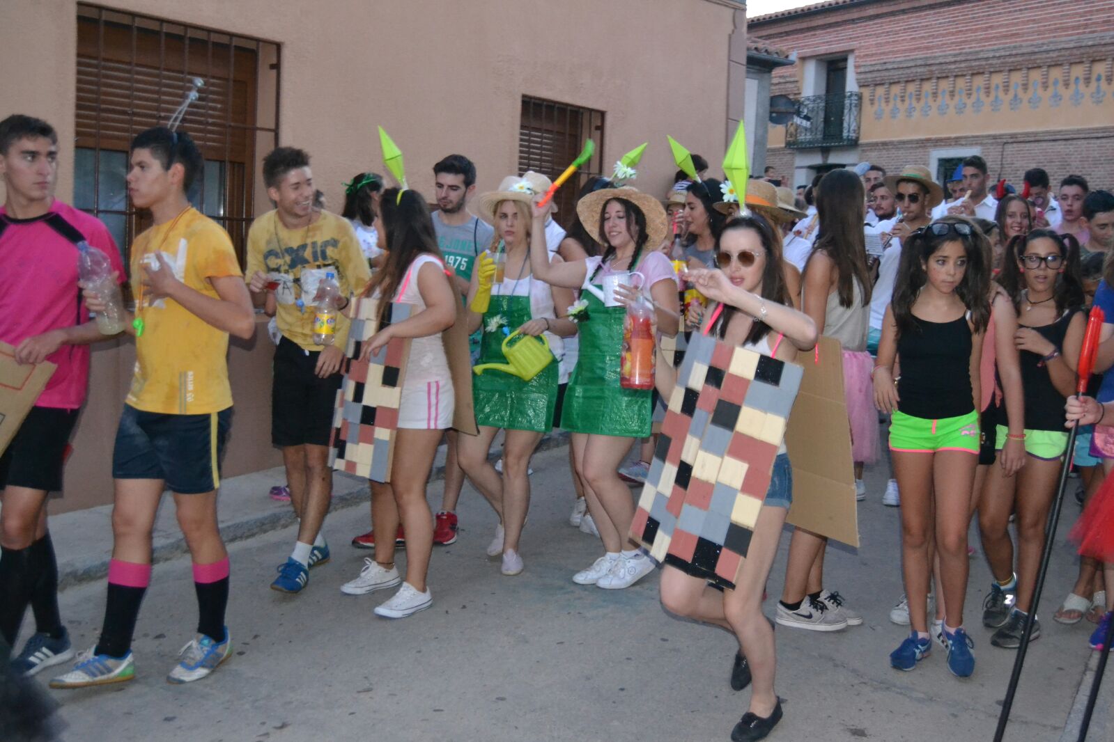 Inicio de las fiestas en la localidad salmantina de Macotera