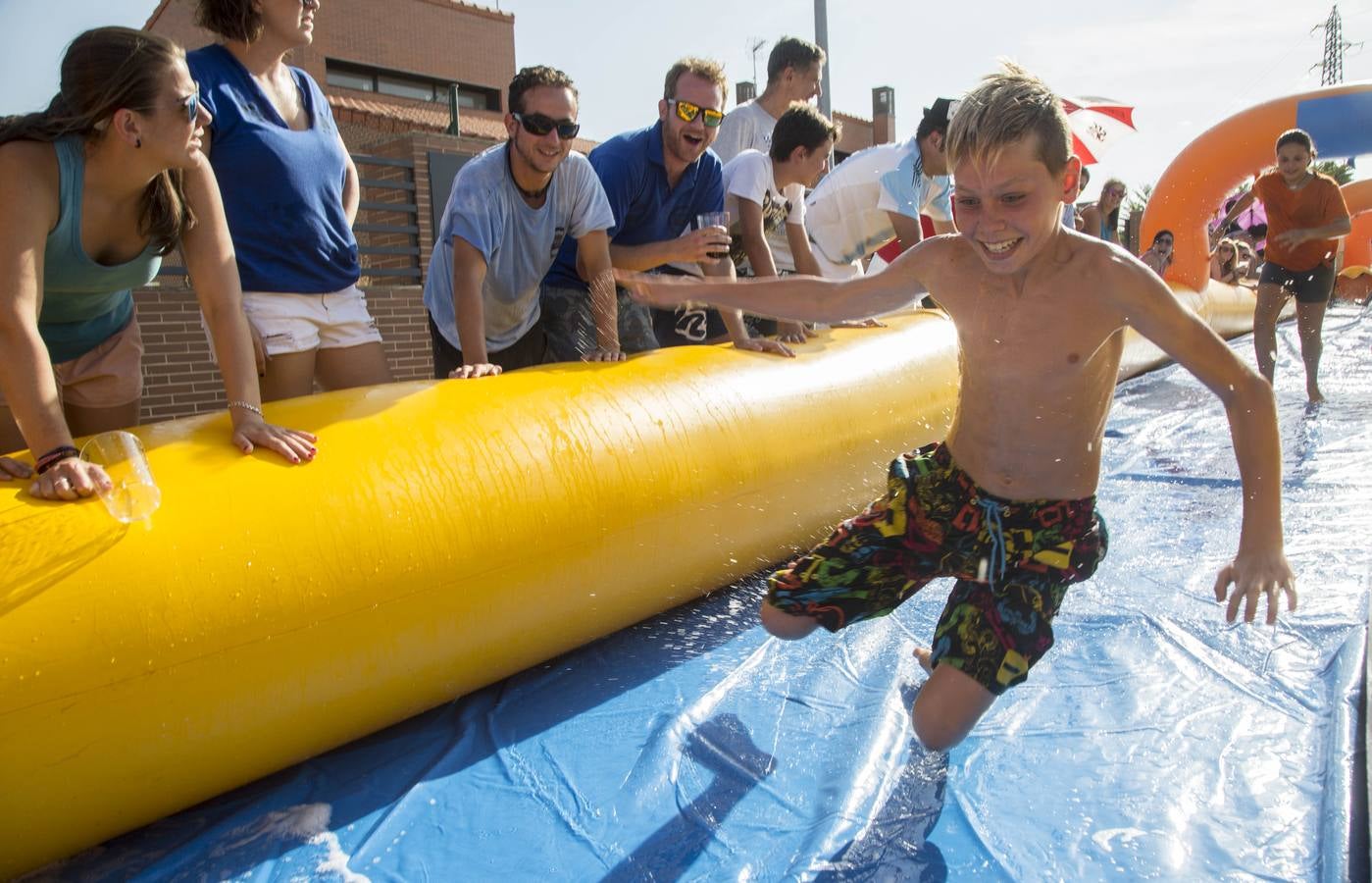 Carrera de autos locos en las fiestas de Viana de Cega