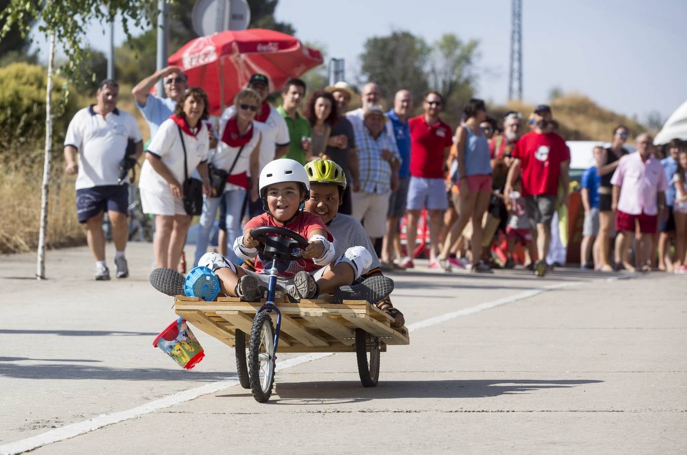 Carrera de autos locos en las fiestas de Viana de Cega
